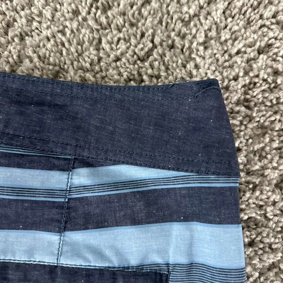 Travis Mathew Board Shorts Men 32 Blue Navy Striped Linerless - Picture 6 of 6